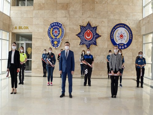 Antalya Emniyet Müdürü Sayın Mehmet Murat ULUCAN Polis Annelerin Anneler Gününü Kutladı